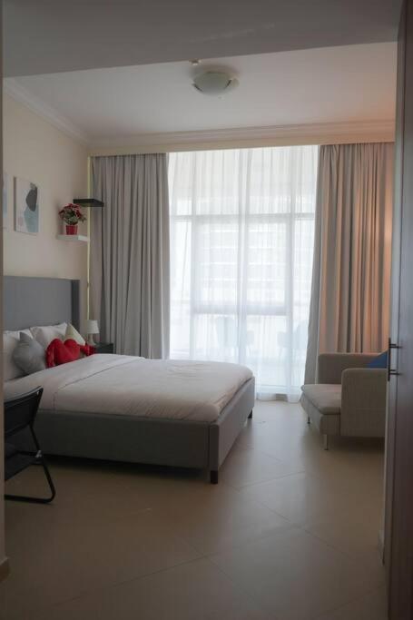 Step Into Serenity - Discover Modern Living In 1Br Apartment With Panoramic Views In Dubai Marina Near Jbr Walk, Beach And Bla Bla Club Extérieur photo