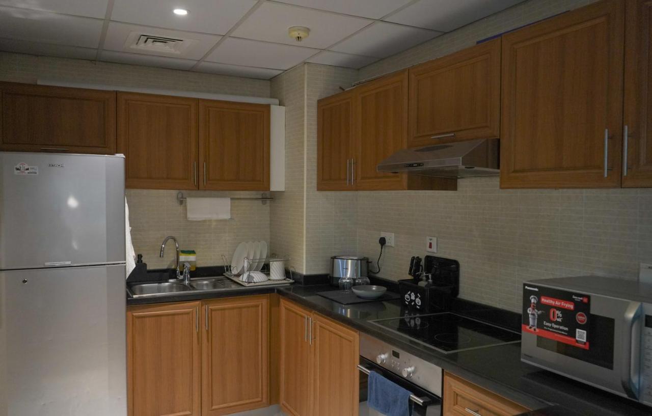 Step Into Serenity - Discover Modern Living In 1Br Apartment With Panoramic Views In Dubai Marina Near Jbr Walk, Beach And Bla Bla Club Extérieur photo