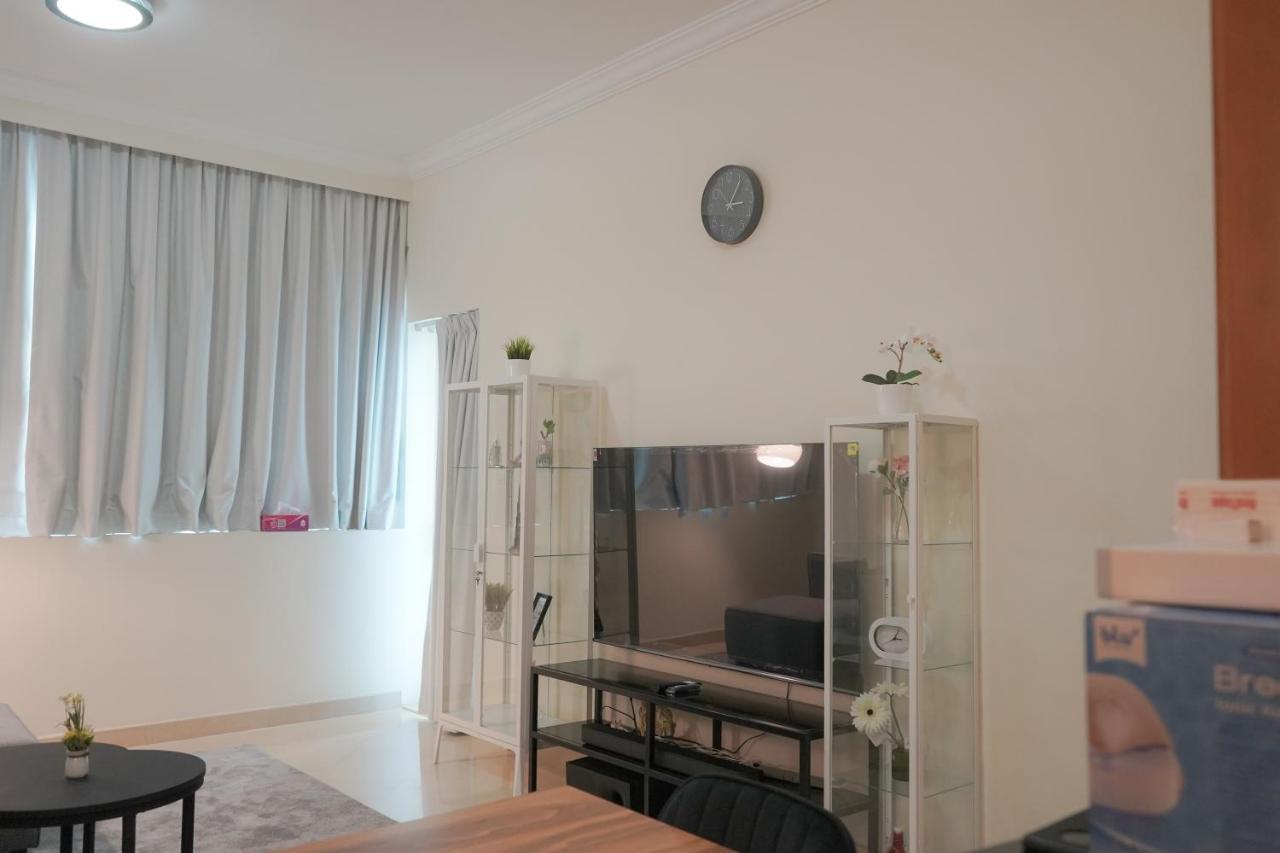 Step Into Serenity - Discover Modern Living In 1Br Apartment With Panoramic Views In Dubai Marina Near Jbr Walk, Beach And Bla Bla Club Extérieur photo